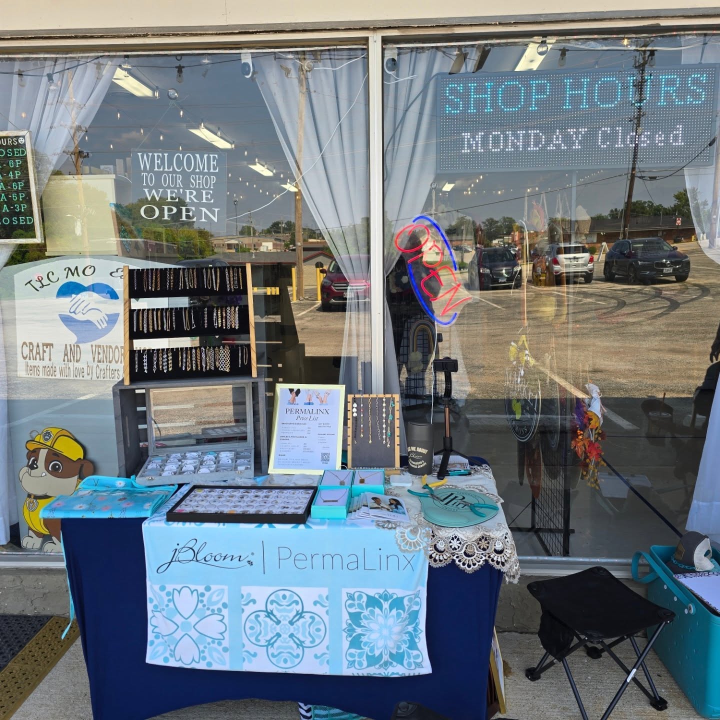 Come visit me today at the TLC MO Events Craft & Vendor Shop in O'Fallon, MO. I will be here until 3 pm with my #permanentjewelry. 

Can't make it by today? Visit me at one of my next events or schedule a private appointment. 

Also, shop a selection of discounted jBloom items every day in the TLC Shop. I may have just dropped off about 30 new items and a stack of new catalogs, too. 

#permanentbracelet #permanentanklet #permanentbangle #permanentnecklace
#permanentjewelryexperience